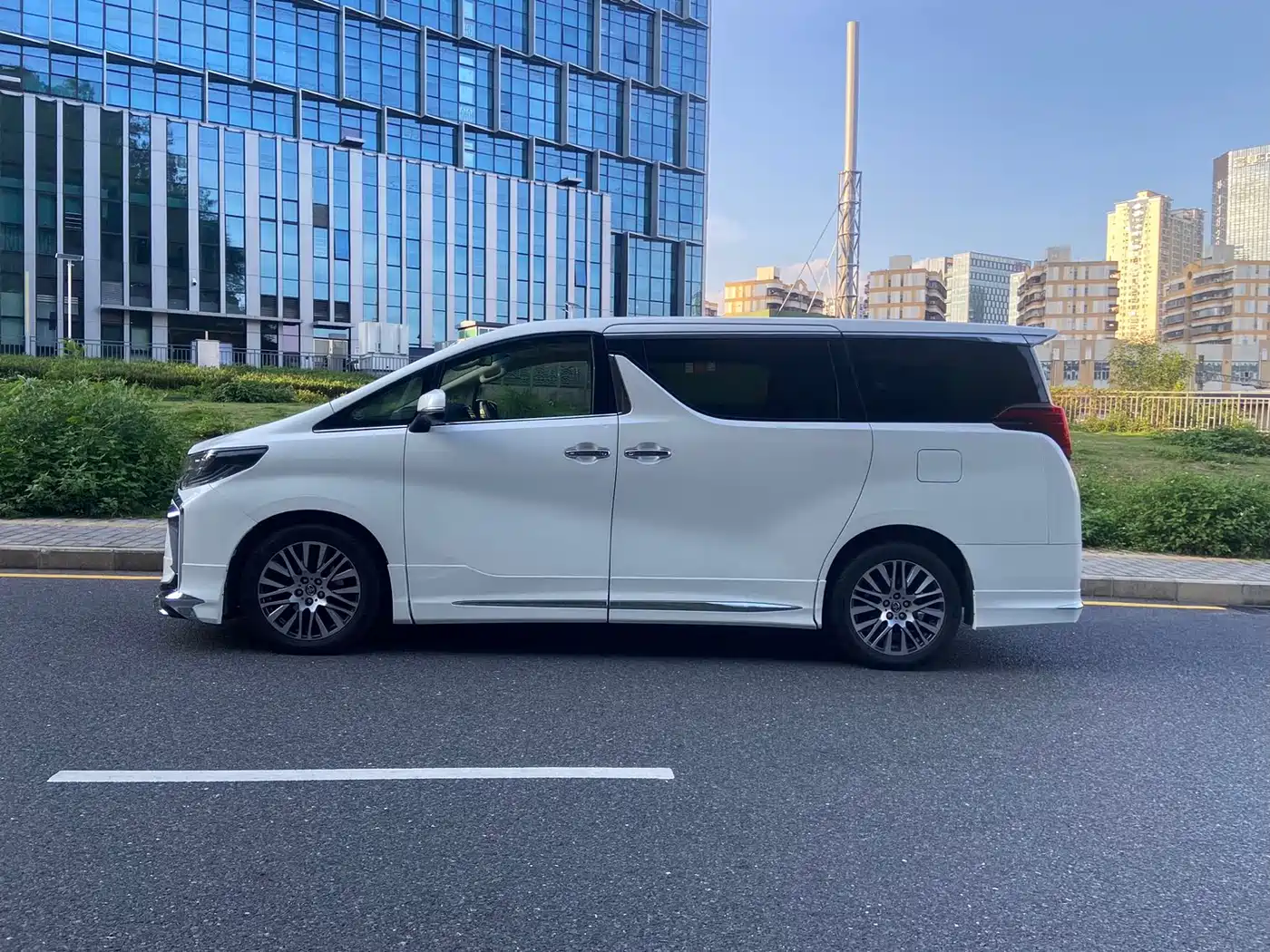 Toyota Alphard 2015 3.5L Luxury Edition фото 4