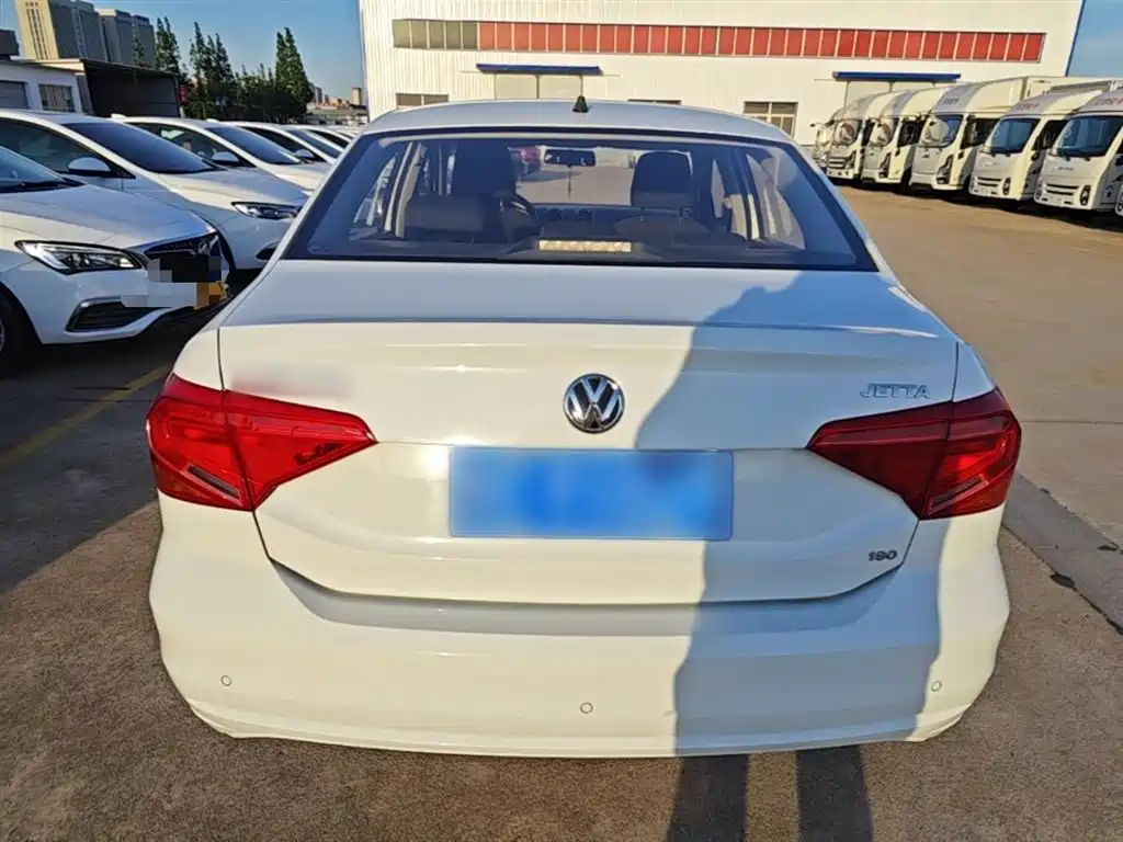 Volkswagen Jetta 2019 Dream Edition 1.5L Manual Fashion фото 6