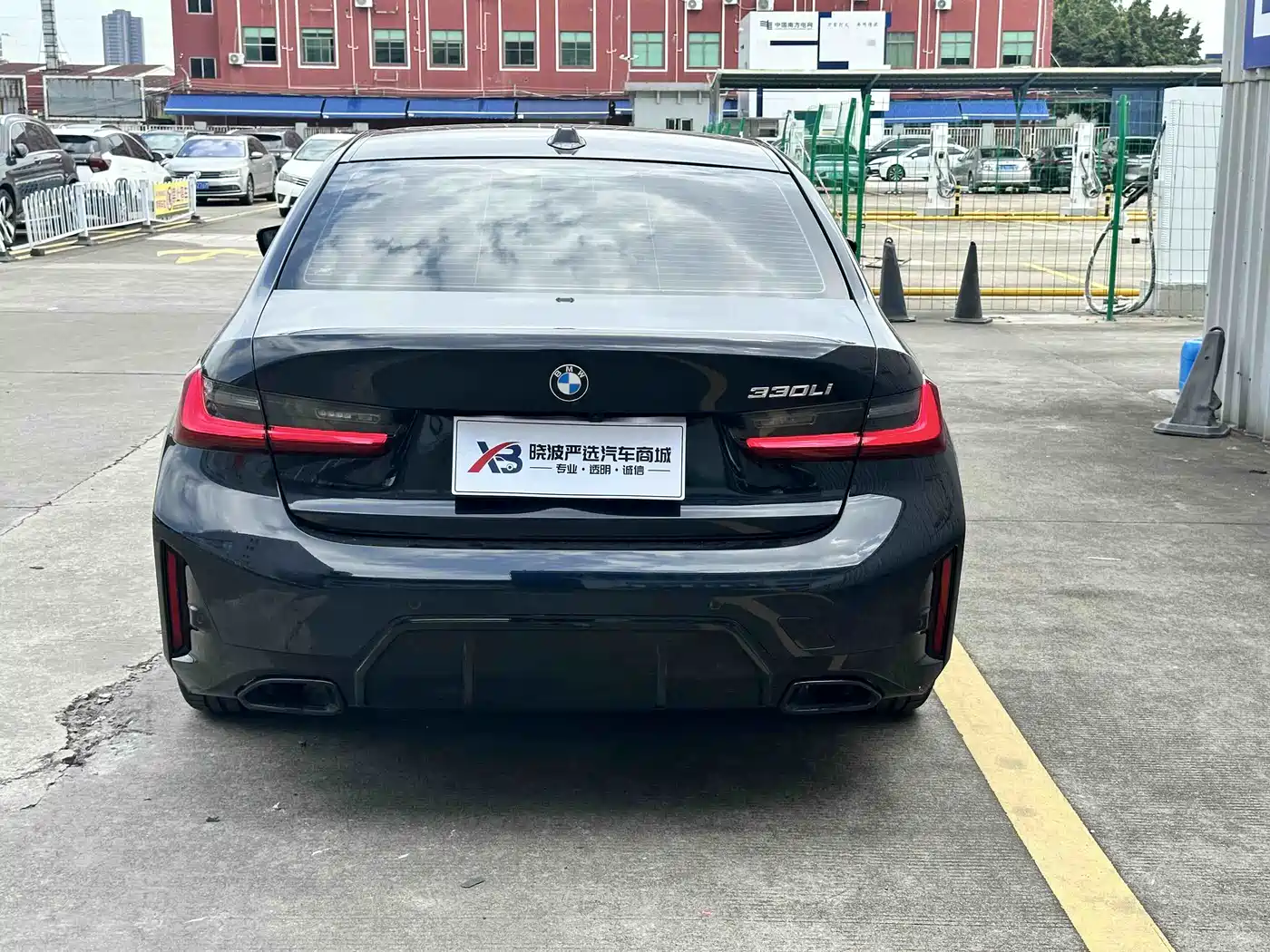 BMW 3 Series 2025 330Li M Sport Night Edition фото 3