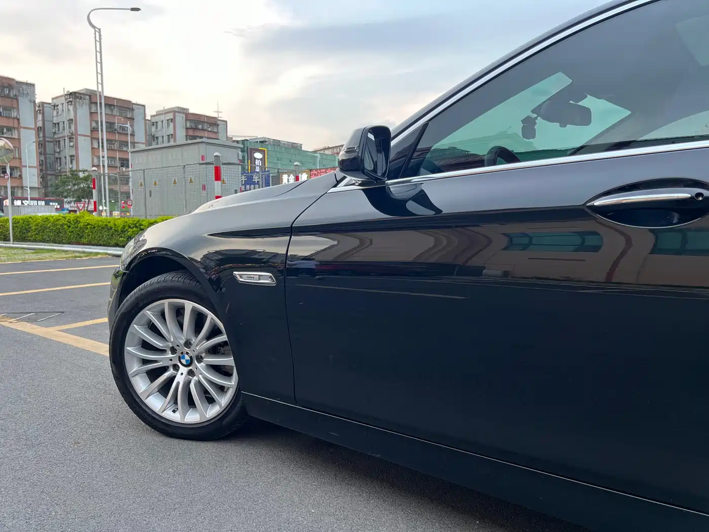 BMW 5 Series 2017 525Li Luxury Design Package фото 7