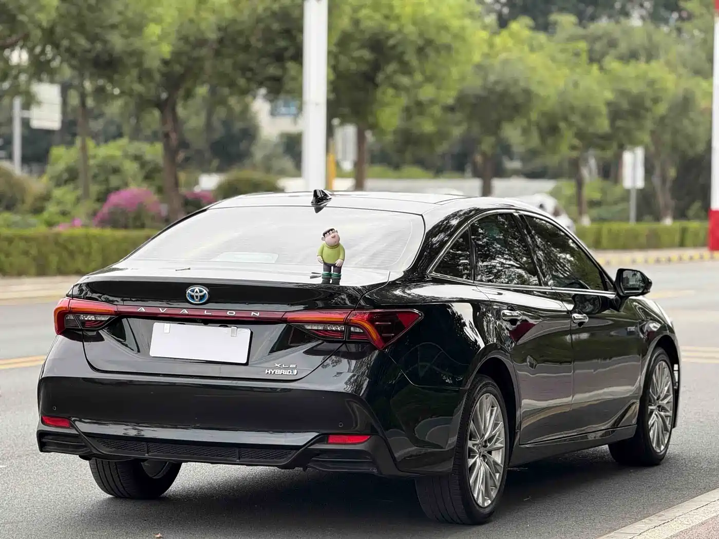 Toyota Avalon 2023 Hybrid 2.5L XLE Premium Edition фото 4