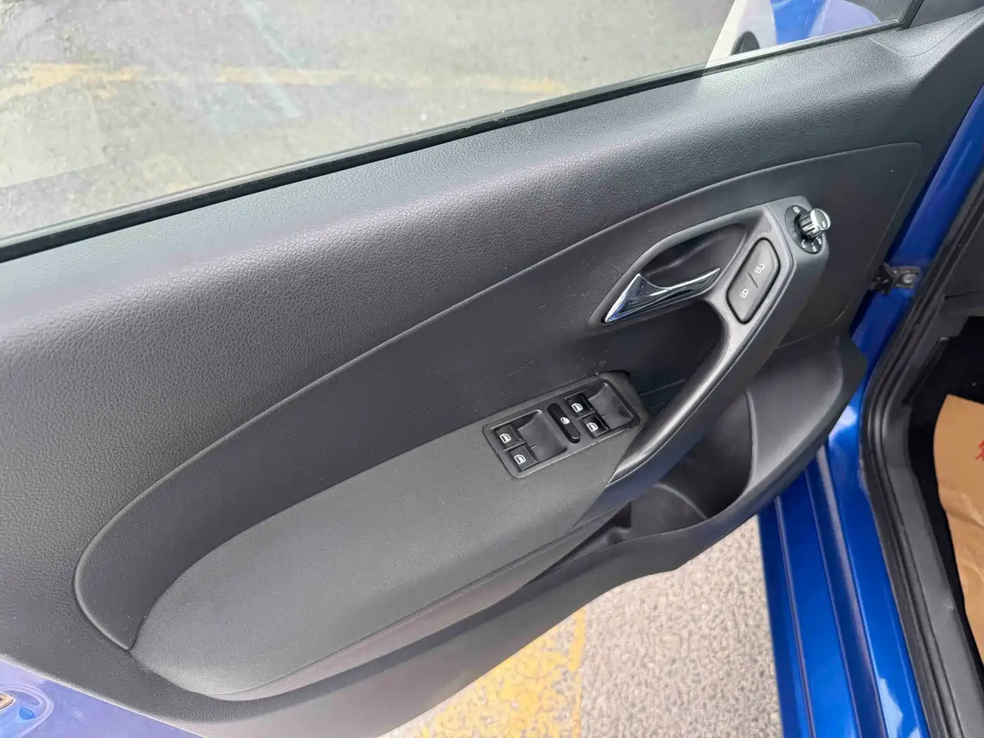 Volkswagen Polo 2011 1.4L Automatic Style Edition фото 8