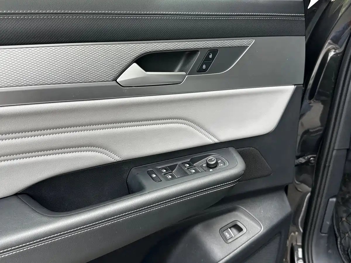 Volkswagen Talagon 2024 380TSI 4WD R-Line Parade Shared Edition фото 8