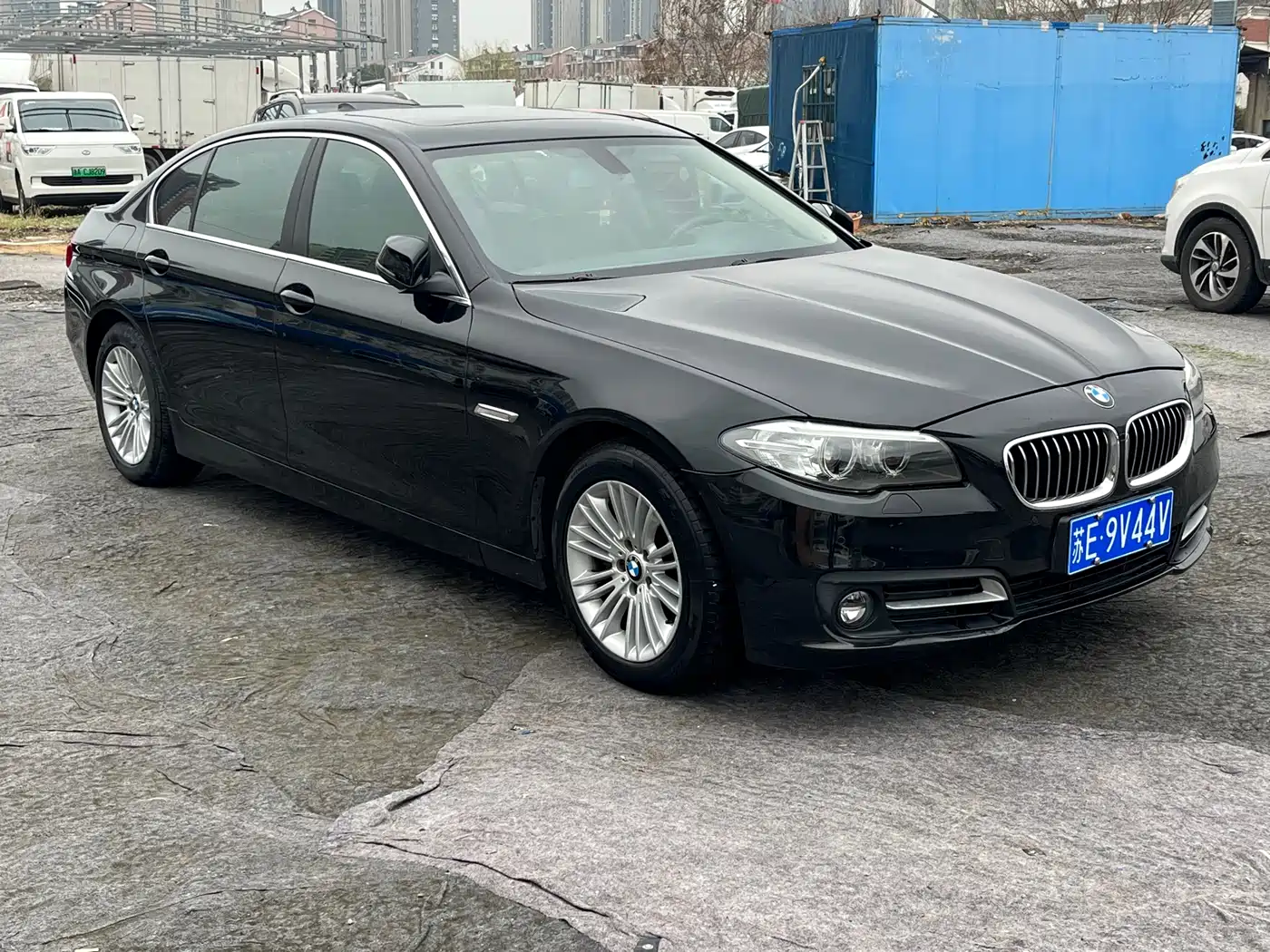BMW 5 Series 2014 525Li Leading фото 3