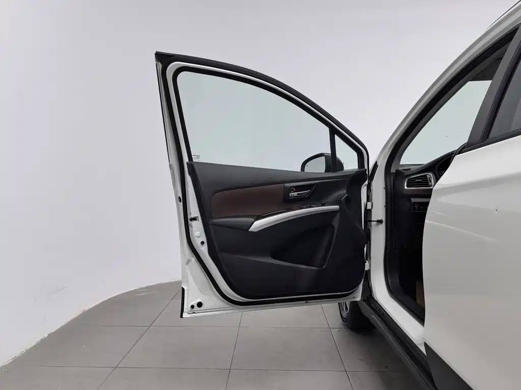 Suzuki Xiaotu 2019 2017 1.6L Manual 2WD Urban Fashion
