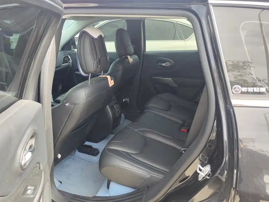 Jeep Cherokee 2021 2020 2.0T 2WD Leading Edition