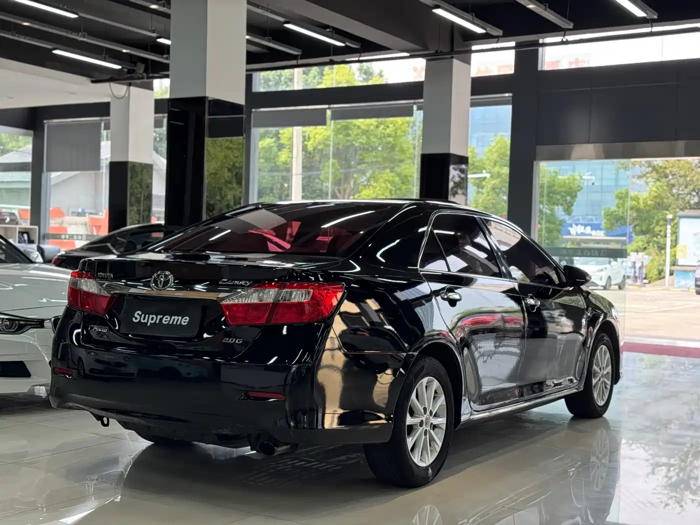 Фото 6 - Toyota Camry