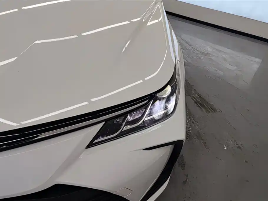 Toyota Corolla 2019 1.2T S-CVT GL Pioneer Edition фото 5