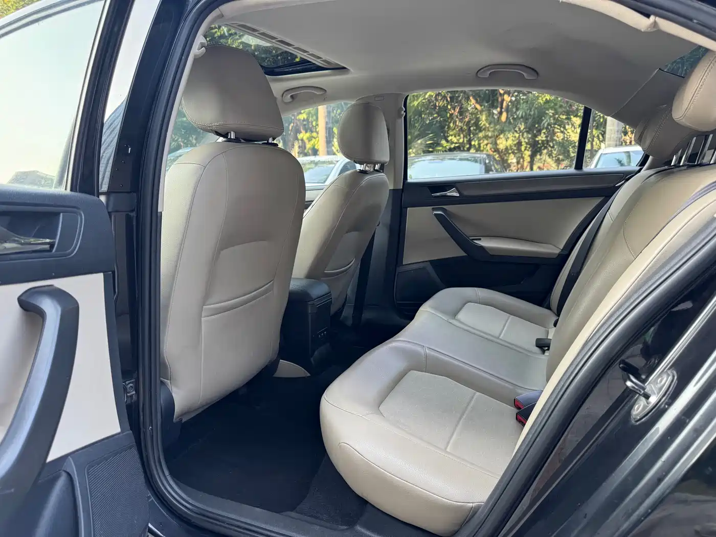 Volkswagen Santana 2015 1.6L Automatic Comfort Edition фото 8