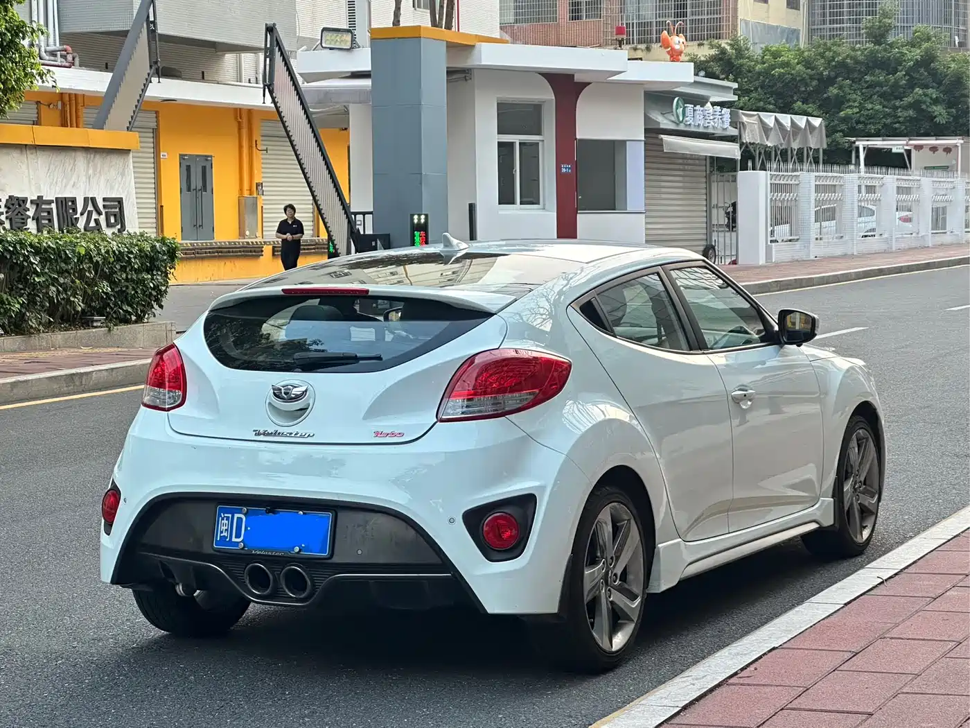 Hyundai Veloster 2012 1.6T Automatic Luxury фото 6