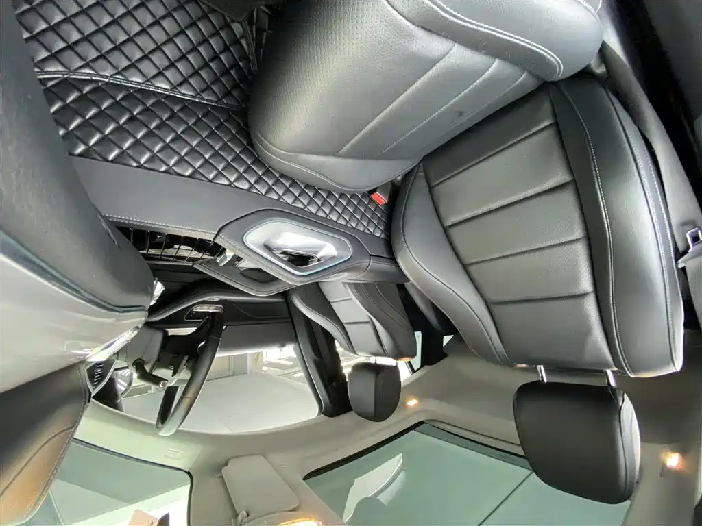 Mercedes-Benz GLE Coupe 2020 GLE 350 4MATIC Coupe SUV Fashion фото 9