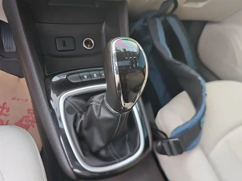 Buick Verano 2017 Sedan 15S Manual Progressive фото 14