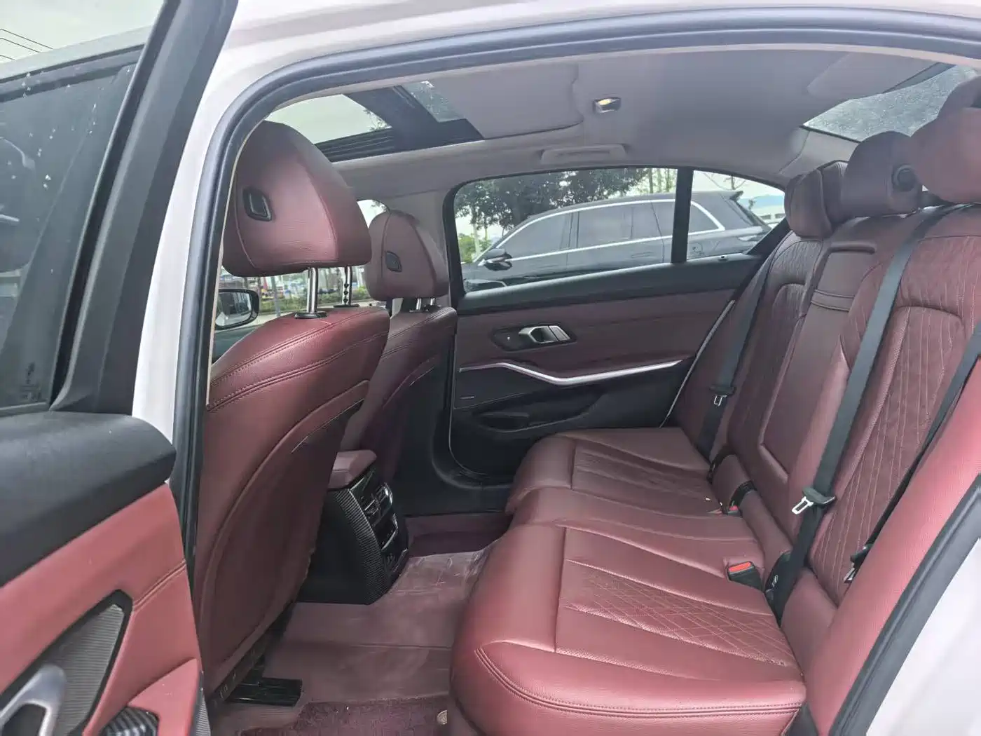 BMW 3 Series 2024 325Li M Sport Shadowline Package фото 6