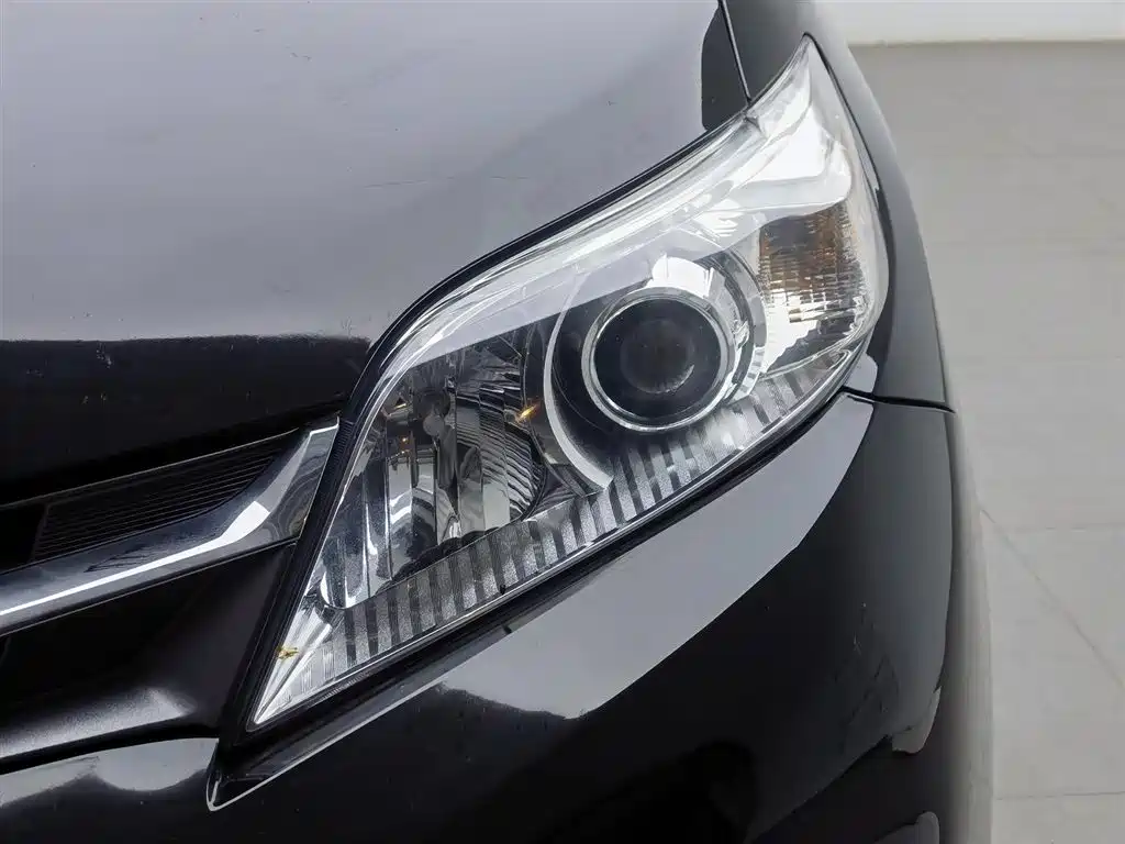 Toyota Sienna 2013 3.5L 4WD Automatic фото 19
