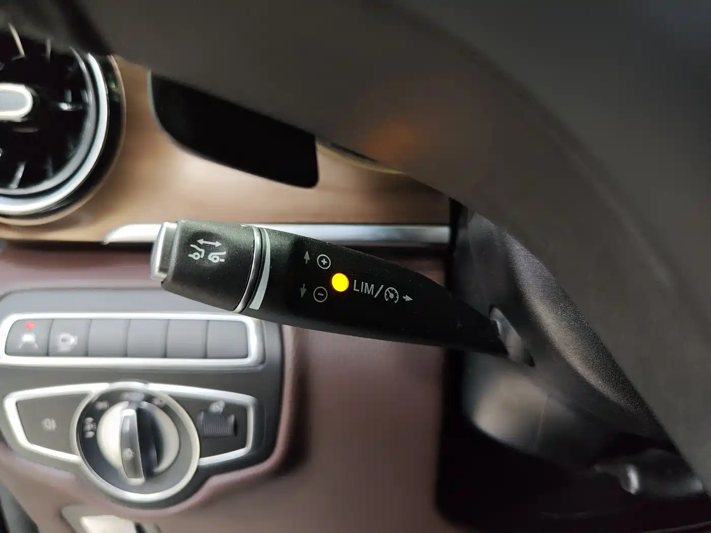 MERCEDES-BENZ V CLASS