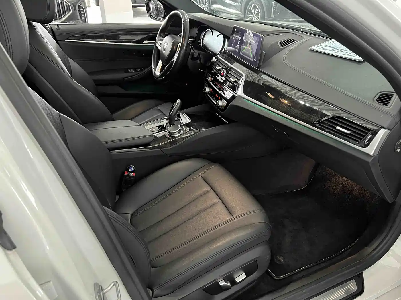 BMW 5 Series 2018 525Li M Sport Package фото 24