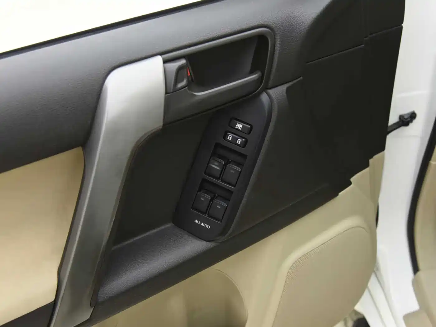 Toyota Prado (Import) 2010 2.7L Auto Luxury фото 11