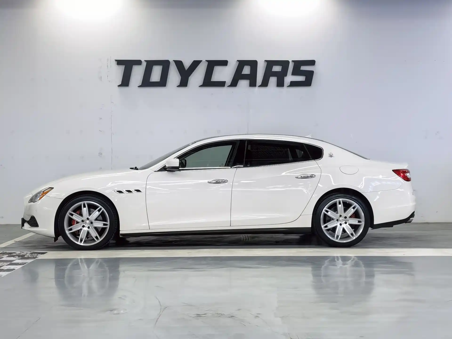 Photo 2 - Maserati Quattroporte