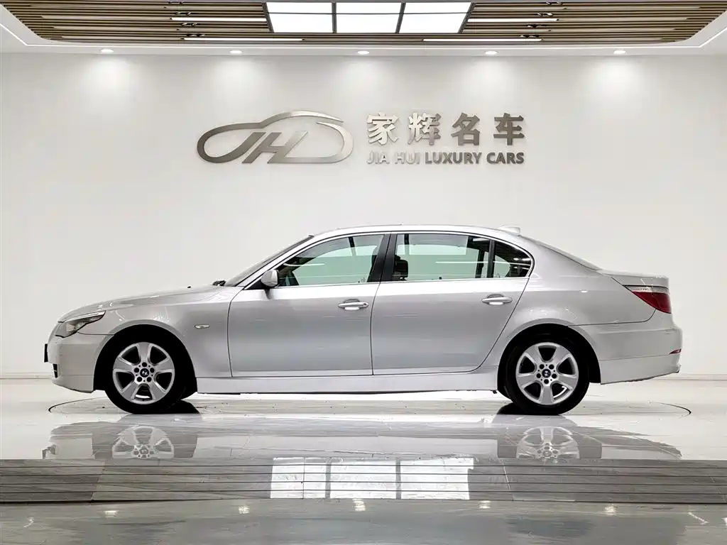 BMW 5 Series 2008 523Li Luxury фото 4