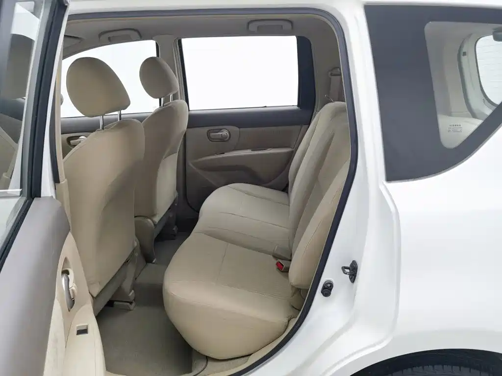 Nissan Livina 2010 2010 Model Joy Edition 1.6L Automatic All-round Type