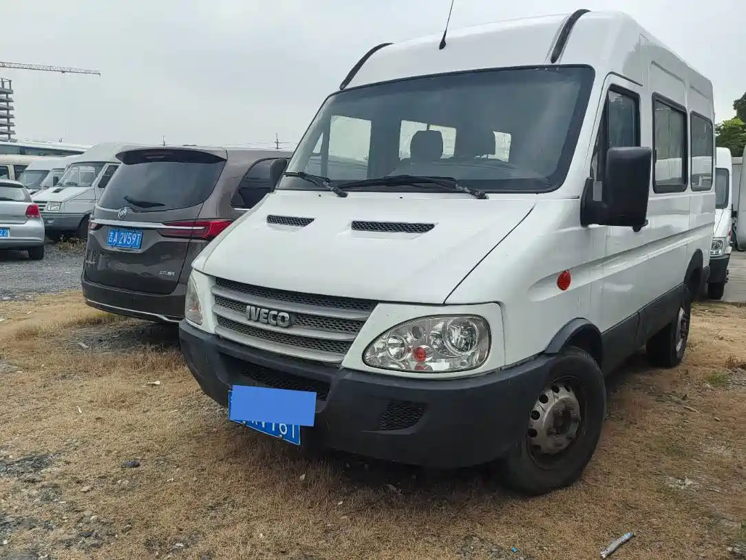 Iveco Bodhi 2015 2012 2.5T-A32 Base Model