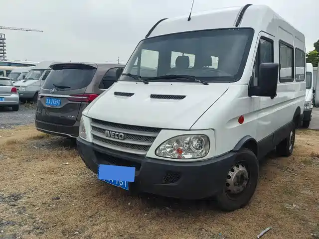  Iveco Iveco Bodhi 2012 2.5T-A32 Base Model