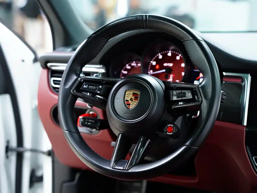 Porsche Macan 2023 Macan GTS 2.9T фото 51