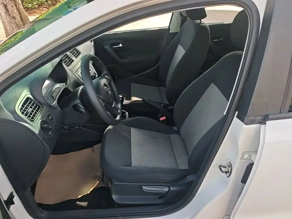 Volkswagen Polo 2015 2016 1.4L Manual Trend