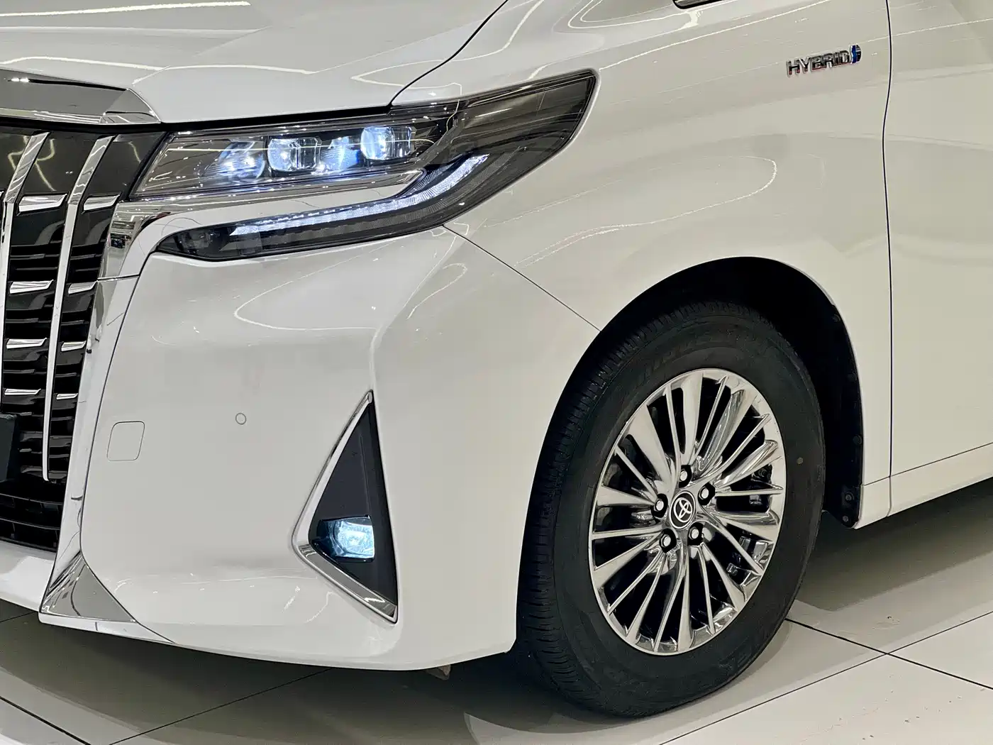 Toyota Alphard 2021 Hybrid 2.5L Premium фото 18