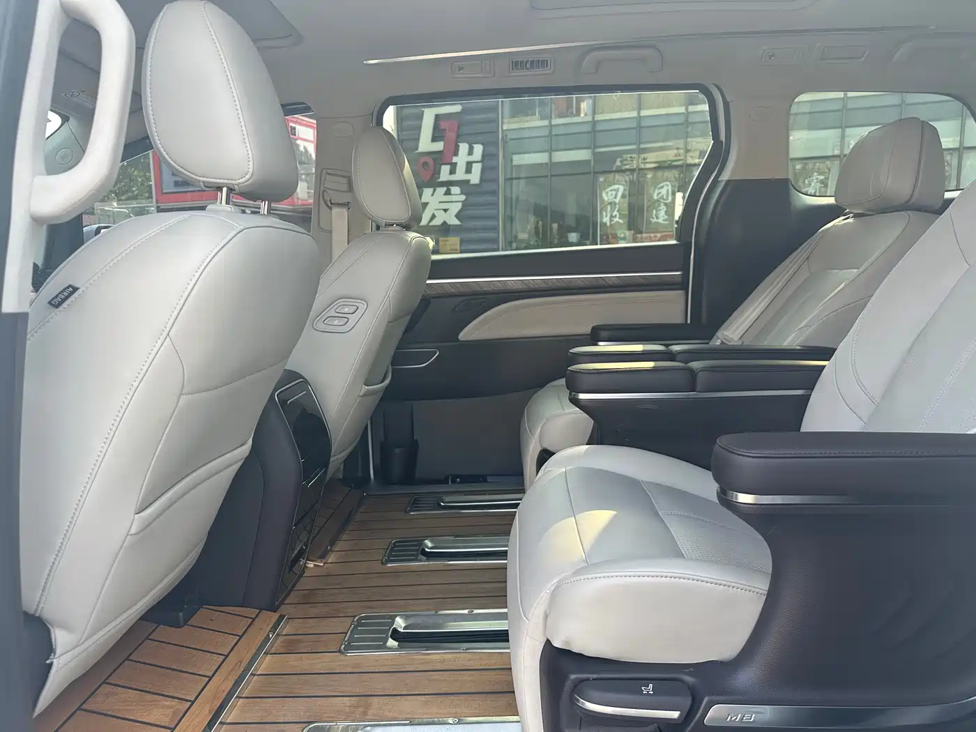 GAC Trumpchi Trumpchi M8 2021 Leading Show Series 390T Ultimate Edition фото 17
