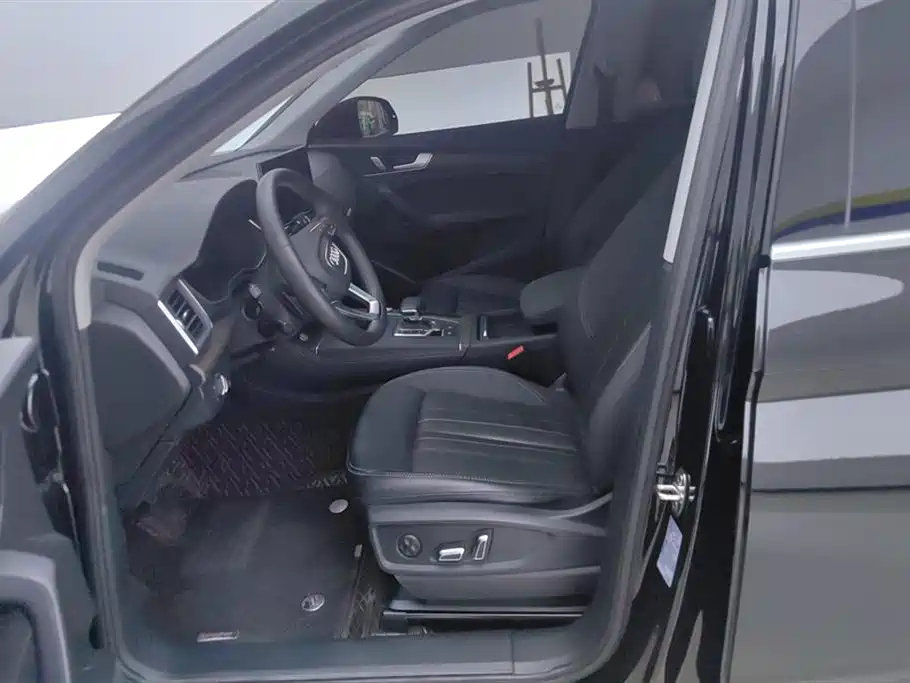 Audi Q5L 2023 40T Luxury Elegance фото 9