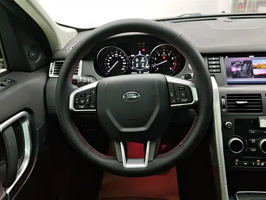 Land Rover Discovery Sport 2017 2.0T SE фото 15