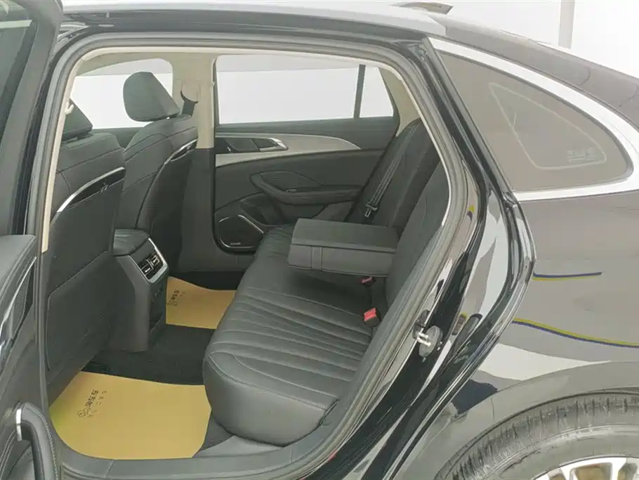 Hongqi H5 2024 1.5T DCT Smart Connect Flag Rhythm Edition фото 11