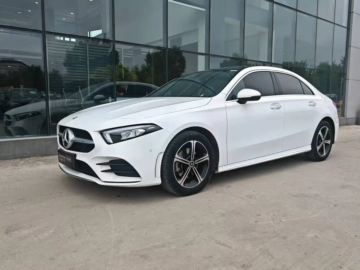 Mercedes-Benz A-Class 2023 A 200 L Fashion