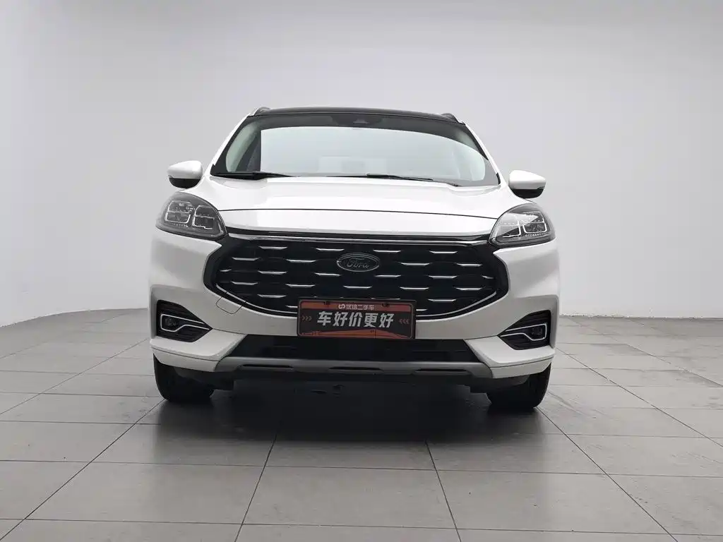 Photo 3 - Ford Escape