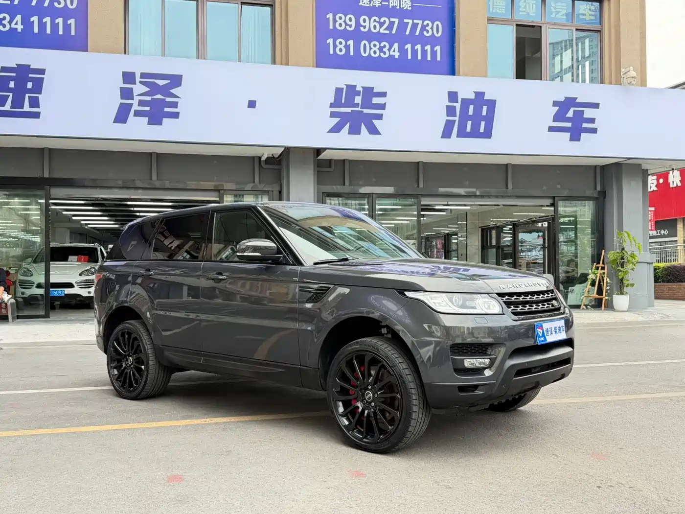 Land Rover Range Rover Sport 2015 3.0 SDV6 HSE фото 3