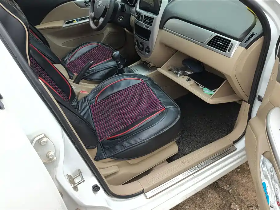 Buick Excelle 2013 1.5L Manual Classic Edition фото 8