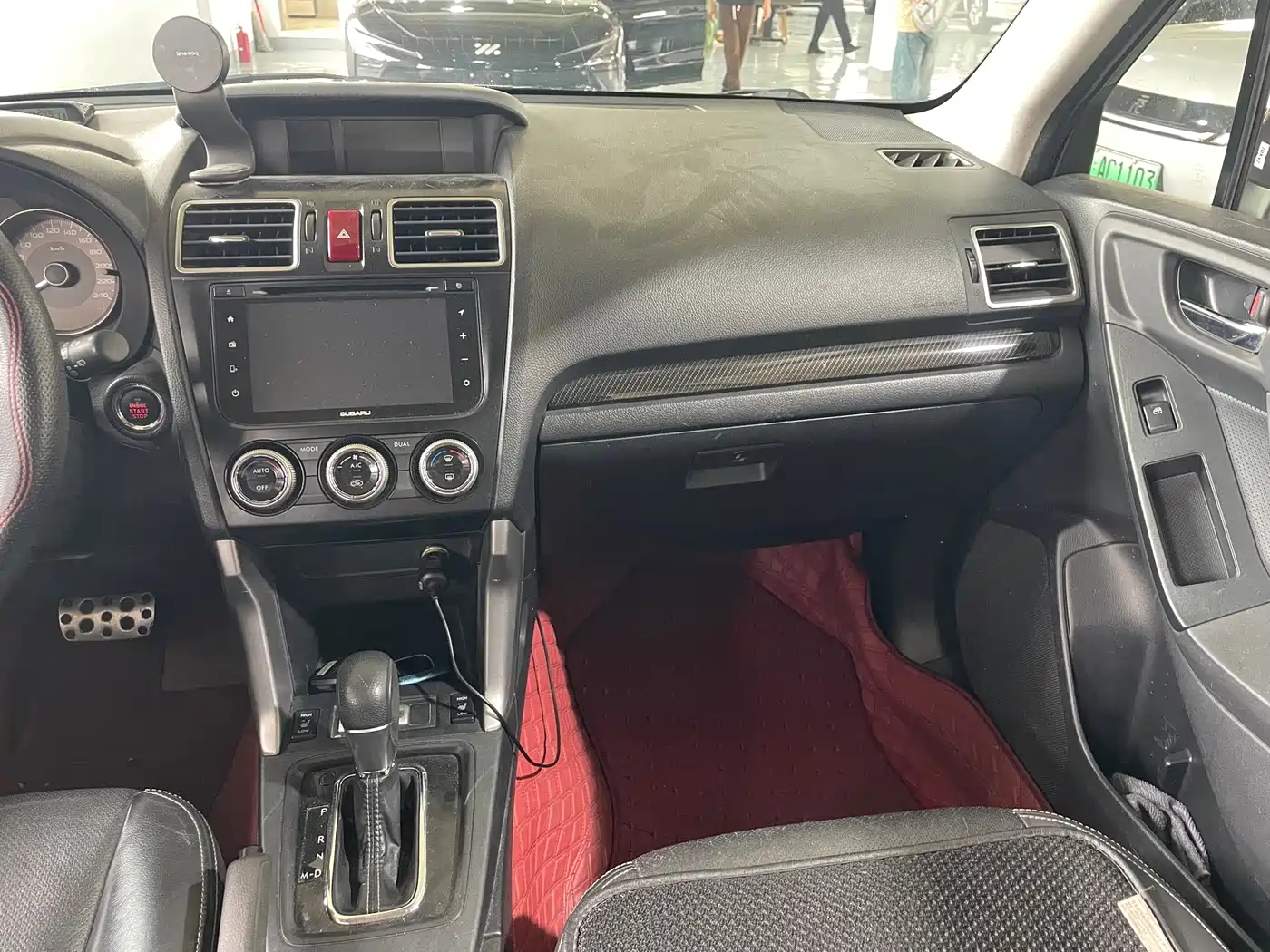 Subaru Forester 2015 2.5i Special Commemorative Edition фото 13