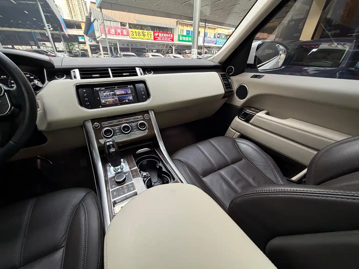 Land Rover Range Rover Sport 2016 Model 3.0 SC V6 HSE фото 35
