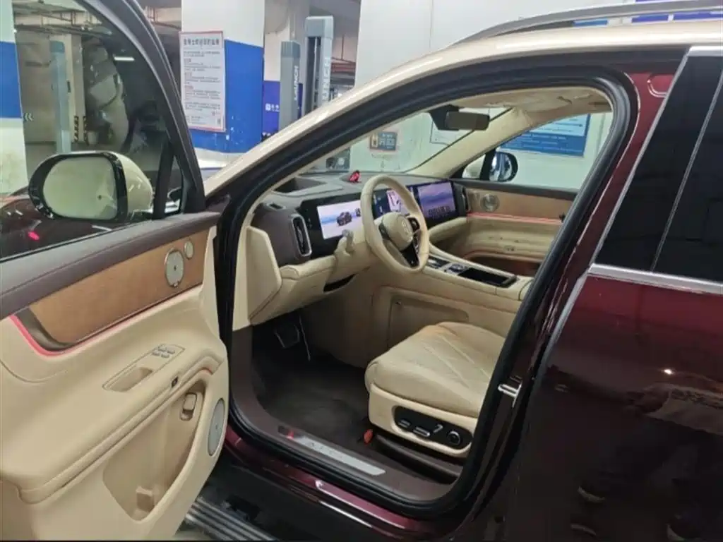 AITO Wenjie AITO M9 2025 Extended Range Ultra 52kWh 6-Seater фото 5