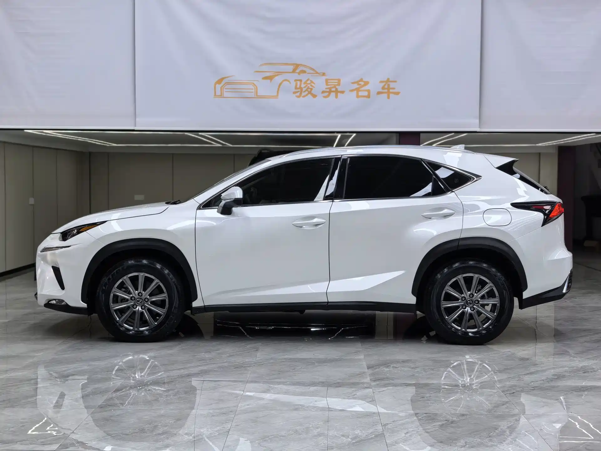 Фото 7 - Lexus NX