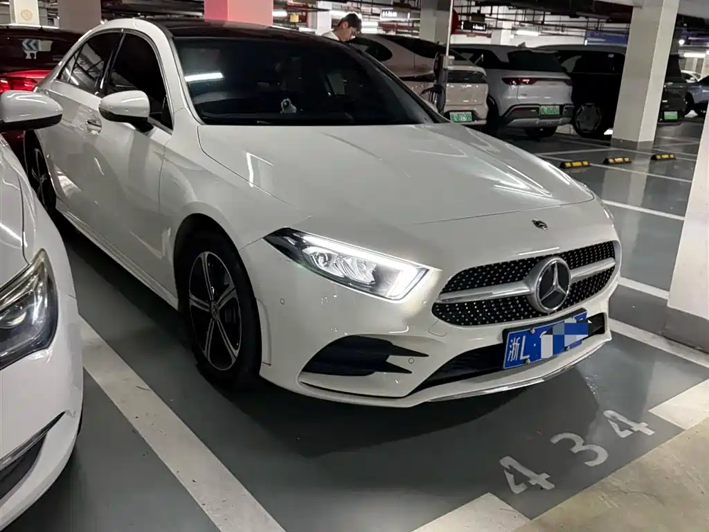 Mercedes-Benz A-Class 2022 A 200 L Sport Sedan Style фото 3