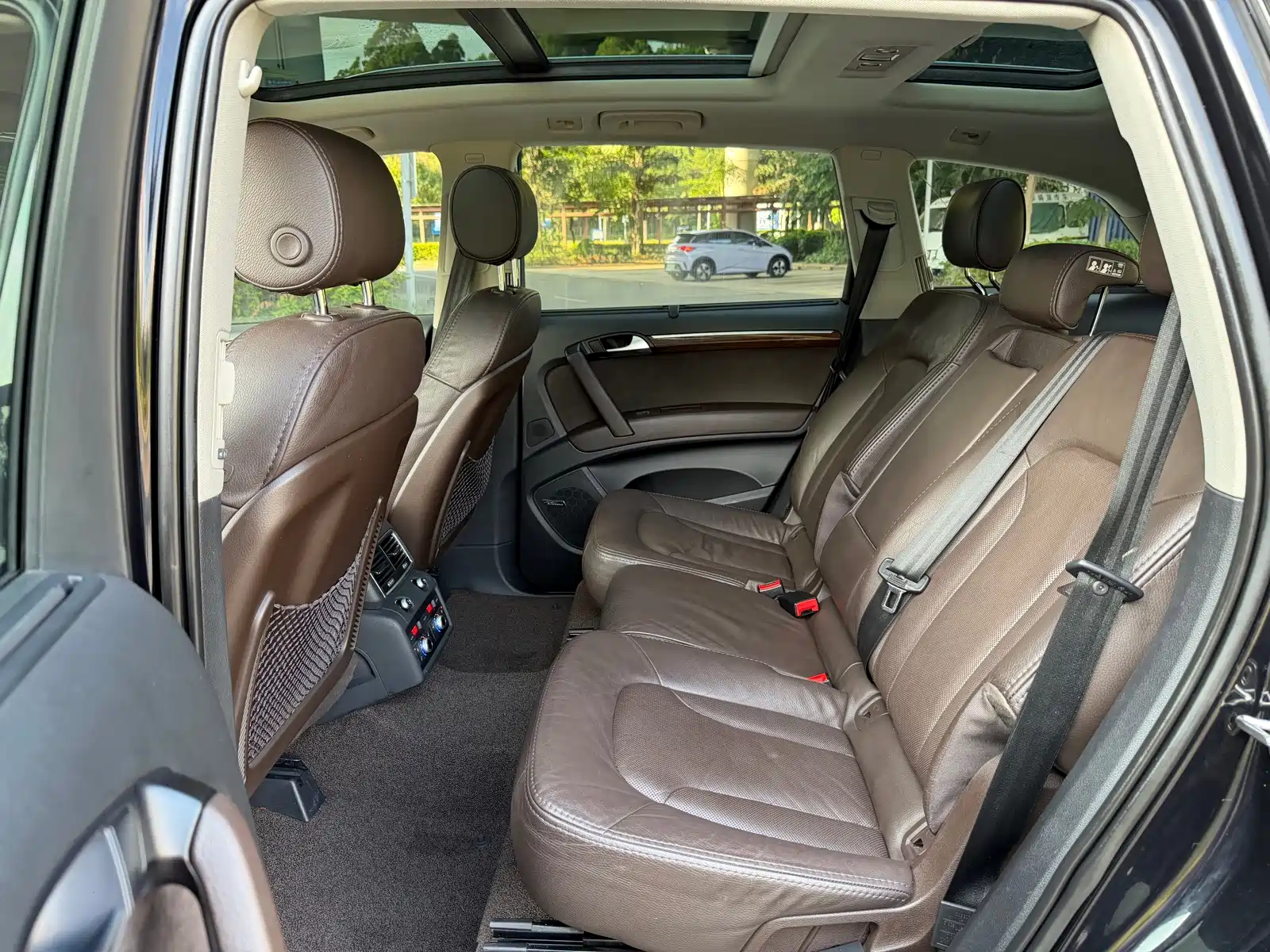 Photo 5 - Audi Q7