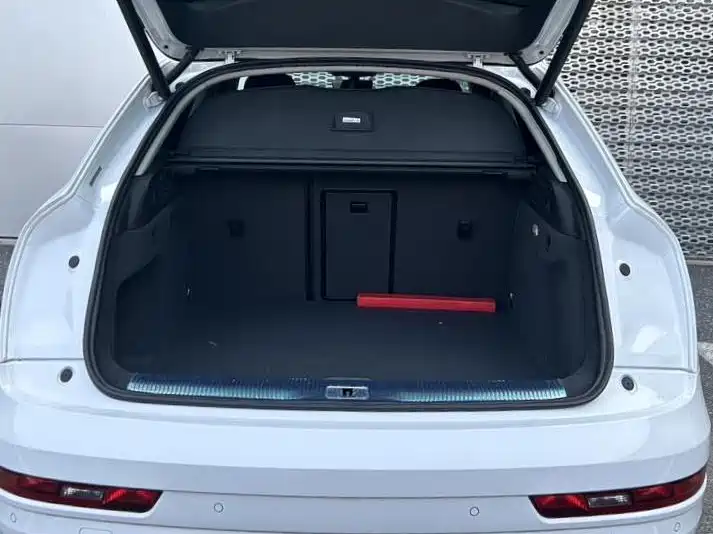 Фото 14 - Audi Q3