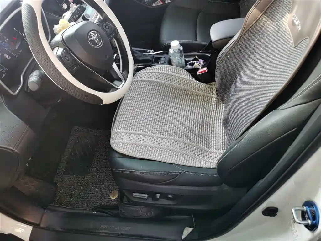 Toyota Frontlander 2023 2.0L CVT Luxury Edition фото 12