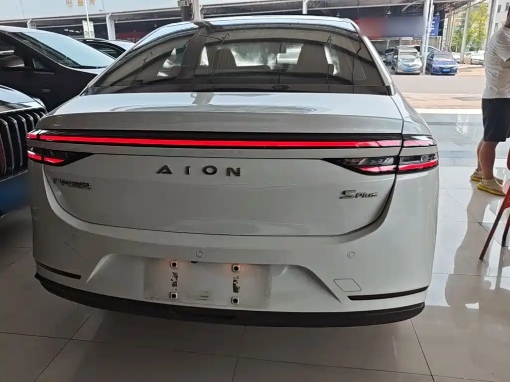 Фото 6 - Aion S Plus