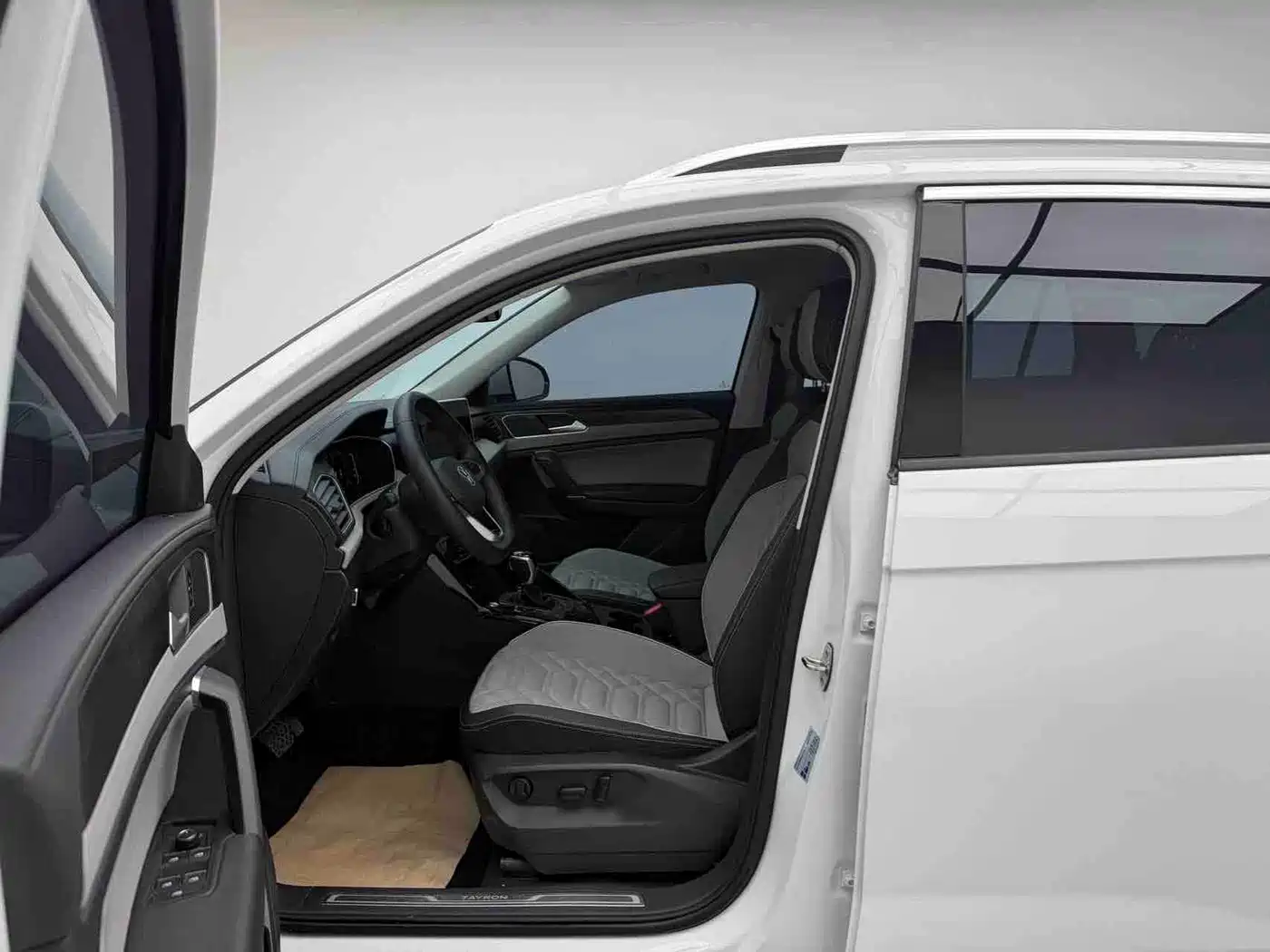 Volkswagen Tayron 2023 280TSI 2WD Luxury Plus Advanced Edition фото 7