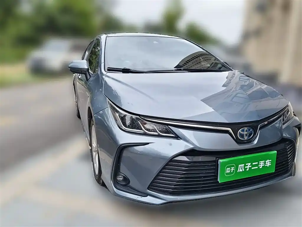 Toyota Corolla 2021 Hybrid 1.8L E-CVT Elite Edition фото 25