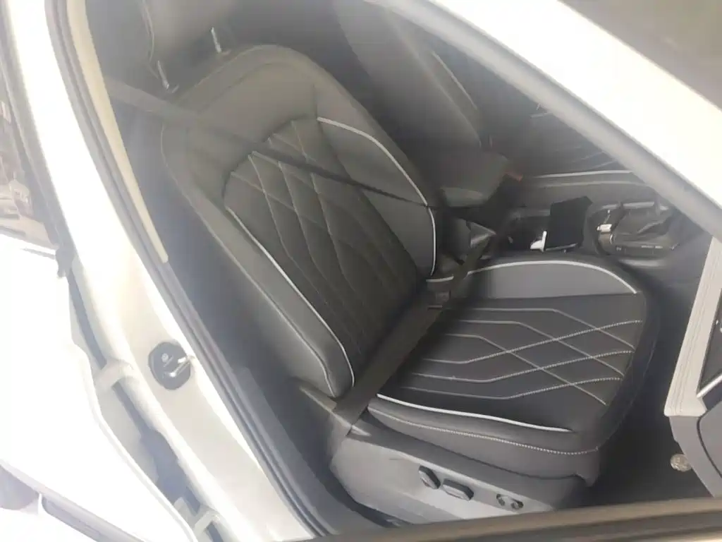 Volkswagen Tiguan L 2026 2025 Model 300TSI Auto 2WD Dragon Edition