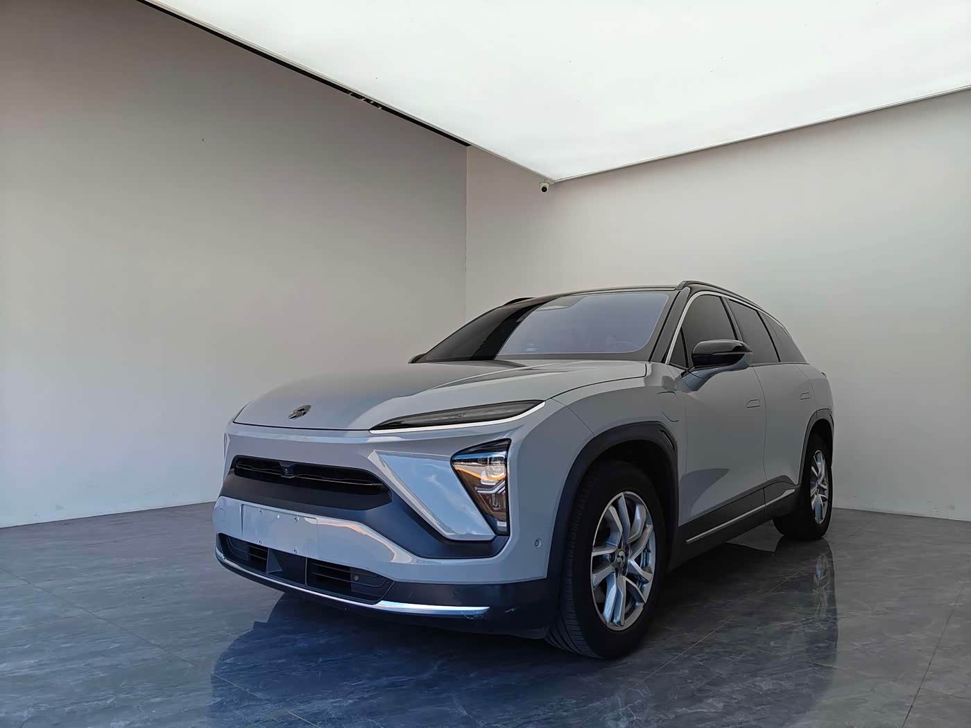 NIO ES6